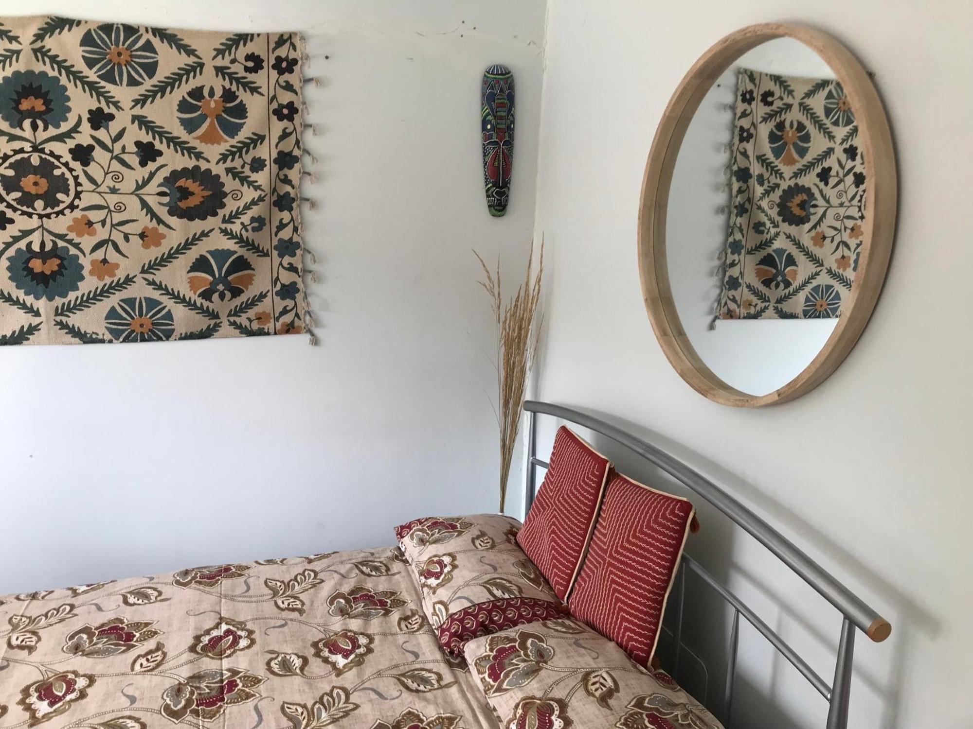 Cozy Double Bedroom In Stunning Bungalow On River Thames - Near Thorpe Park/Royal Holloway University/20Mins From Heathrow Staines-upon-Thames Exteriér fotografie