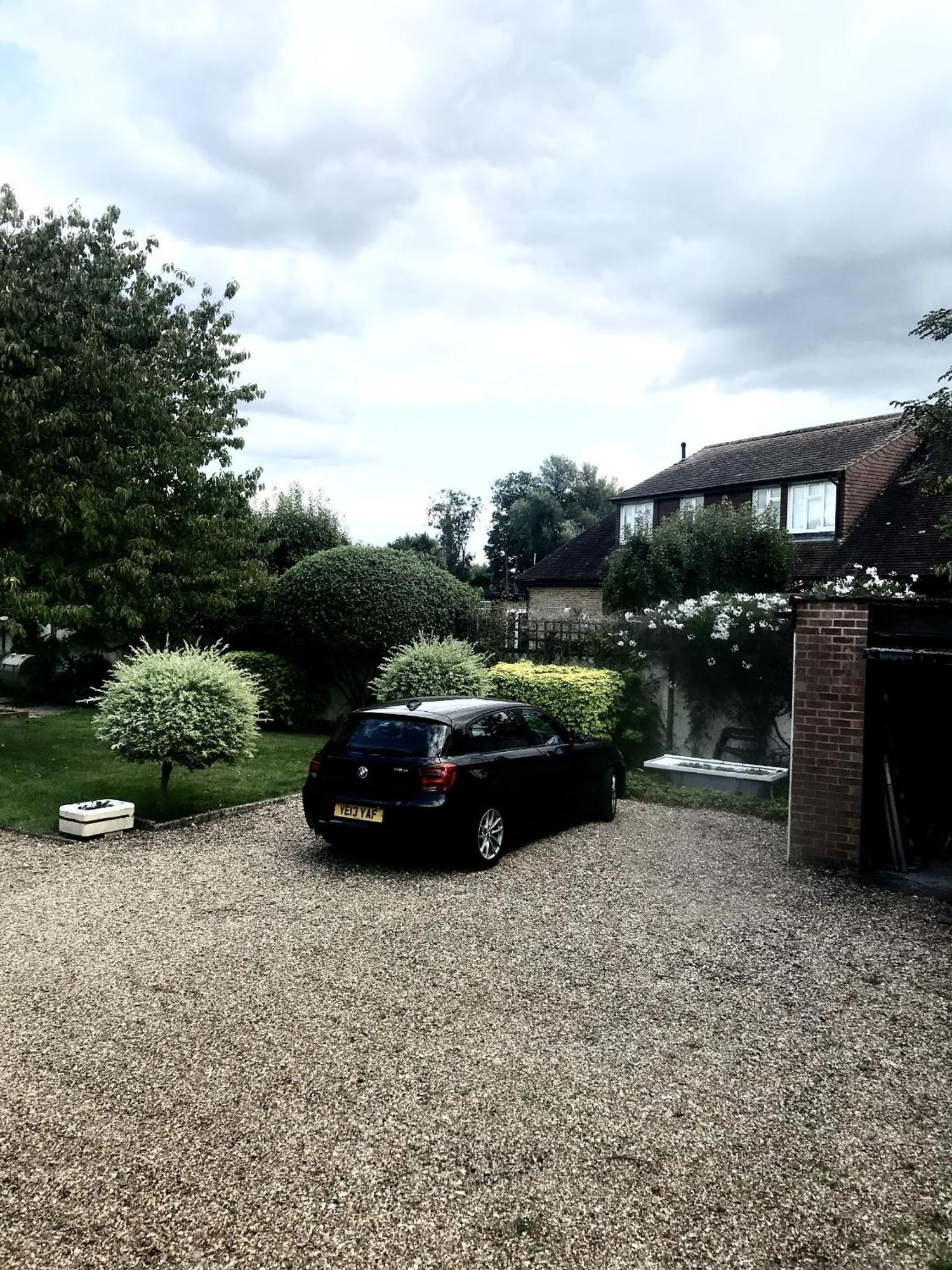 Cozy Double Bedroom In Stunning Bungalow On River Thames - Near Thorpe Park/Royal Holloway University/20Mins From Heathrow Staines-upon-Thames Exteriér fotografie