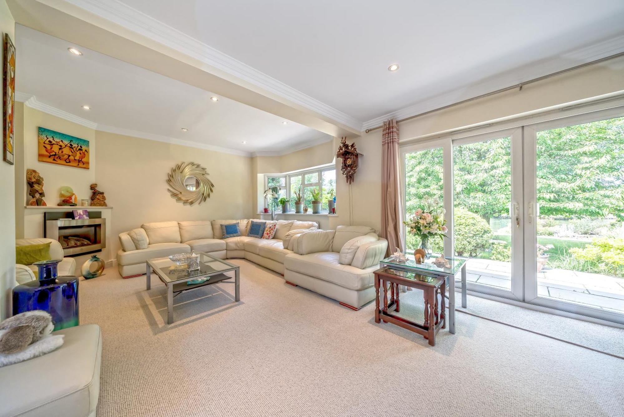 Cozy Double Bedroom In Stunning Bungalow On River Thames - Near Thorpe Park/Royal Holloway University/20Mins From Heathrow Staines-upon-Thames Exteriér fotografie